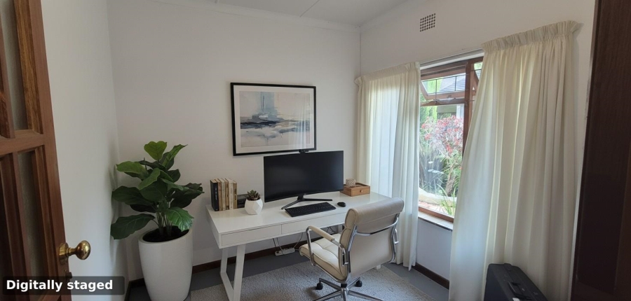 4 Bedroom Property for Sale in Glen Barrie Western Cape